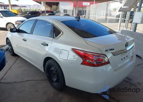 2013 Nissan Altima 2.5 S z USA, uszkodzony, nr VIN 1N4AL3AP3DN516117